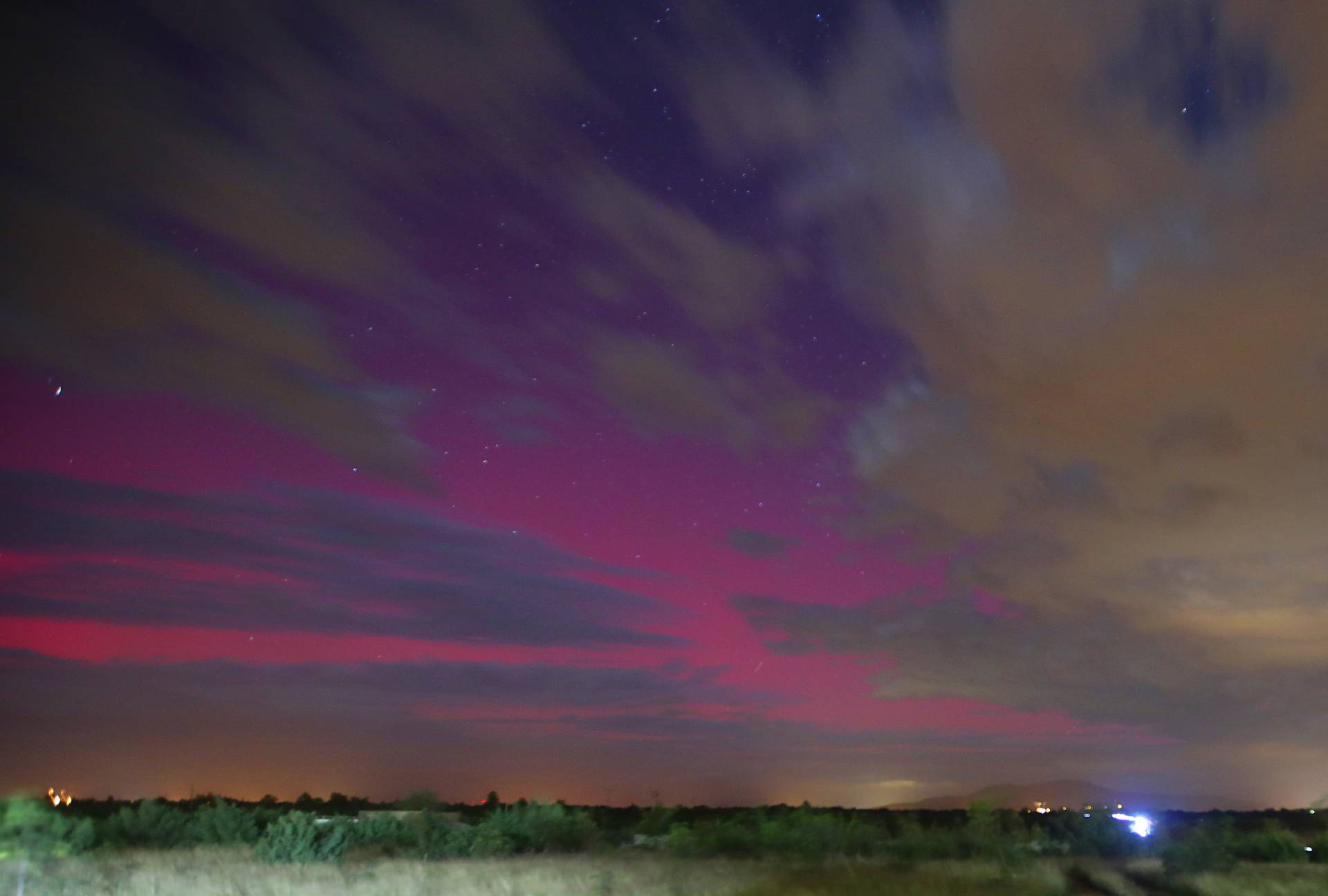 Sollarna oluja kategorije G4, aurora borealis, vidljiva je iz Šibenika