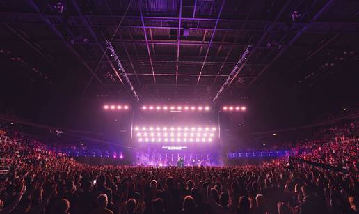 Tisu&cacute;e podignutih ruku prema nebu na &ldquo;Progledaj srcem&rdquo; u Areni Zagreb
