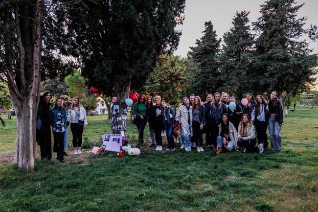 Split: Fanovi One Directiona održali memorijal u spomen na preminulog glazbenika Liama Paynea