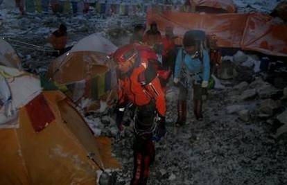 Hrvatske alpinistice počele završni uspon na Everest