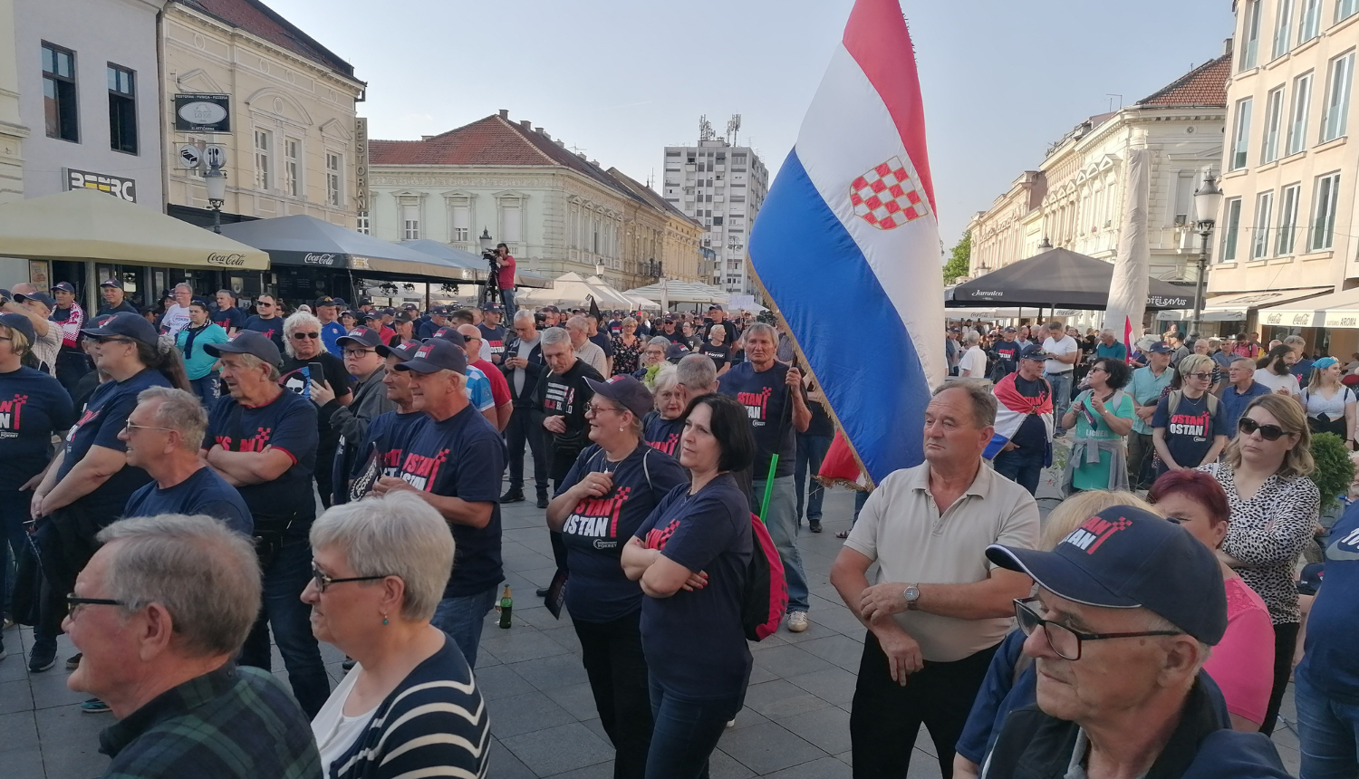 Veliki skup Domovinskog pokreta u Slavonskom Brodu: 'Borimo se za bolju Hrvatsku'