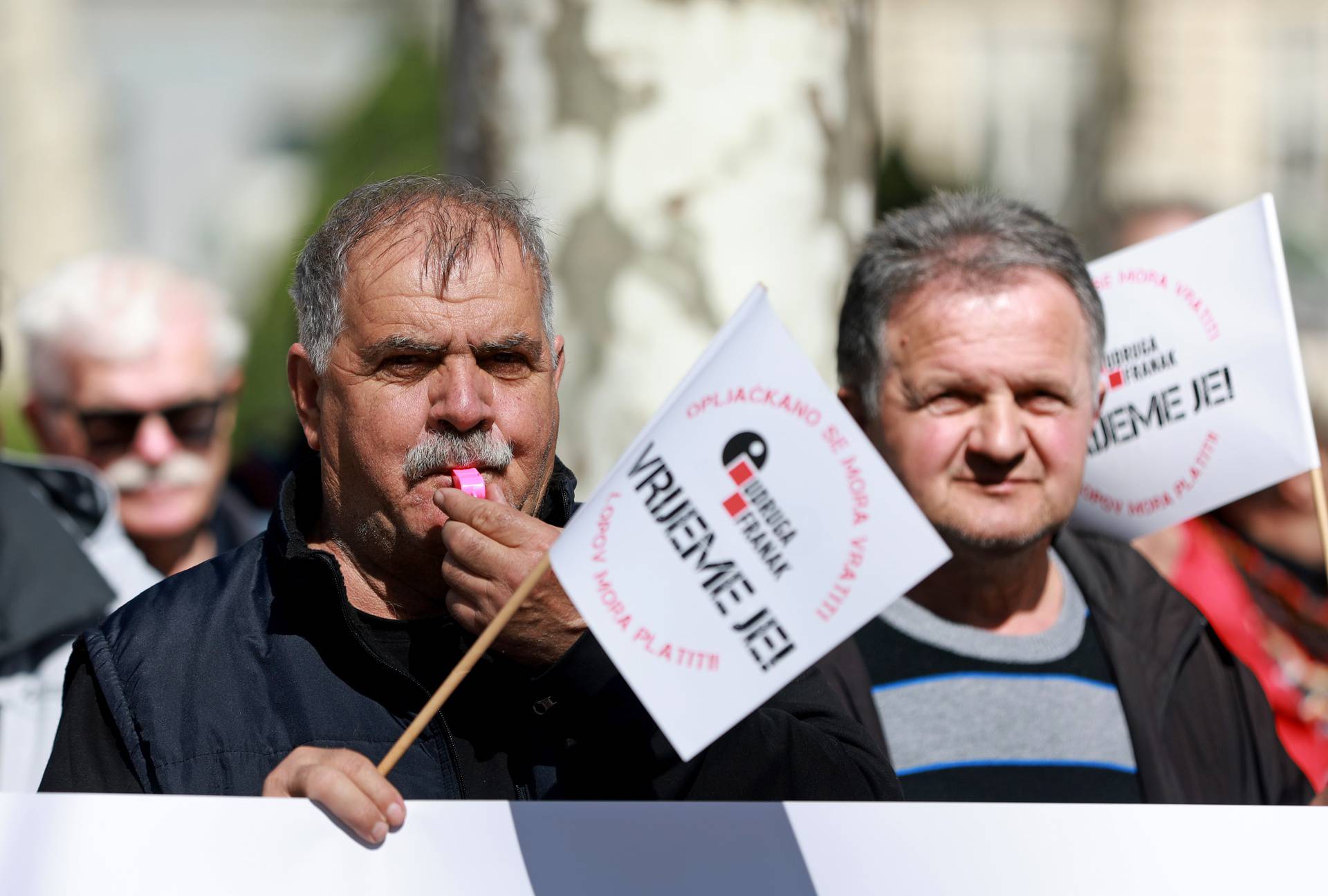 Zagreb: U parku Zrinjevac organiziran prosvjed Udruge franak pod nazivom "Vrijeme je!"