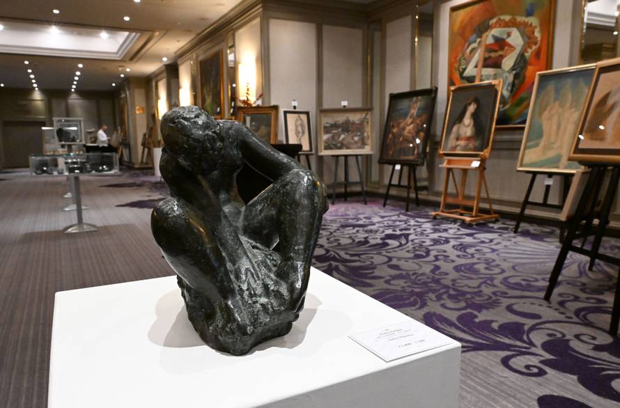 Zagreb: U Hotelu Sheraton izložena su razna umjetnička djela uoči Zimske aukcije aukcijske kuće Artmark Croatia