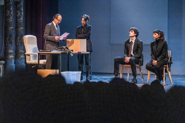 Split: U splitskom HNK premijerno izvedena drama "Požari"