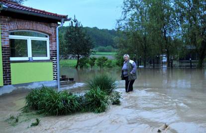 Obilna kiša poplavila desetak kuća i podruma kod Čaglina
