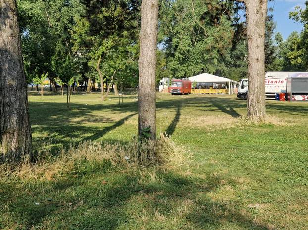 Pogledajte kako Bundek sada izgleda! Sinoć bila hrpa smeća, vrijedni čistači radili cijelu noć