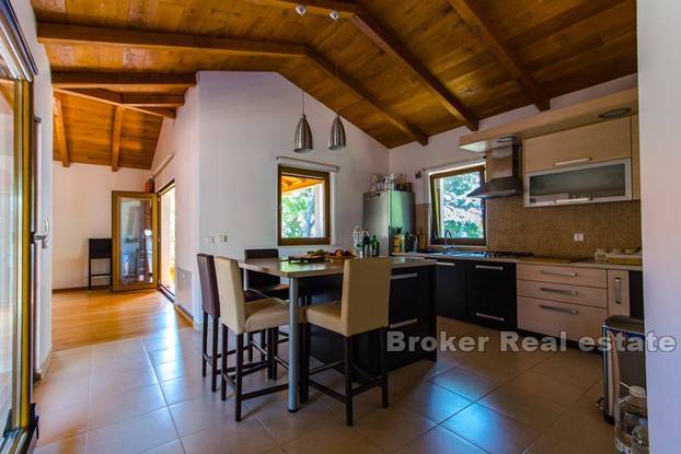 Sami na otoku blizu Kornata: Imanje s kamenom kućom se prodaje za 3,5 milijuna eura...