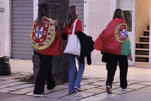 Split: Na Rivi se okupljaju navijači Hrvatske i Portugala