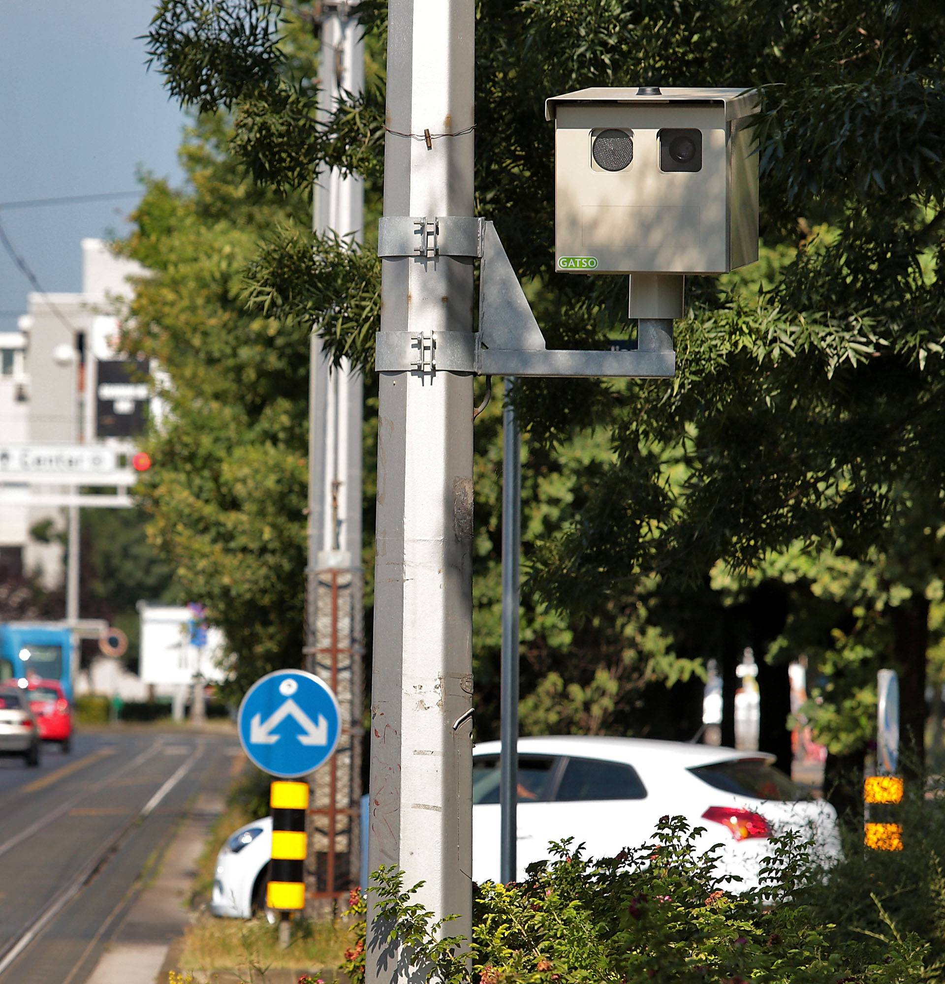 Policija predstavila nove kamere za nadzor prometa