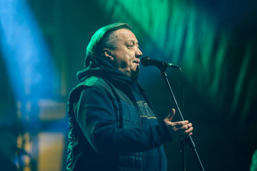 Halid Bešlić nastupa na otvorenju 199. Samoborskog fašnika