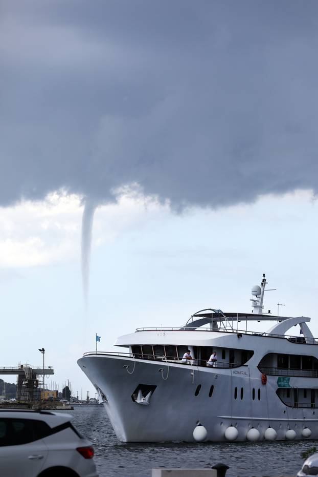 Kod Pule se formirala pijavica