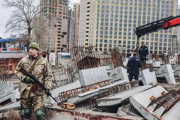 Ukrajinski vojnici pripremaju se za obranu Kijeva