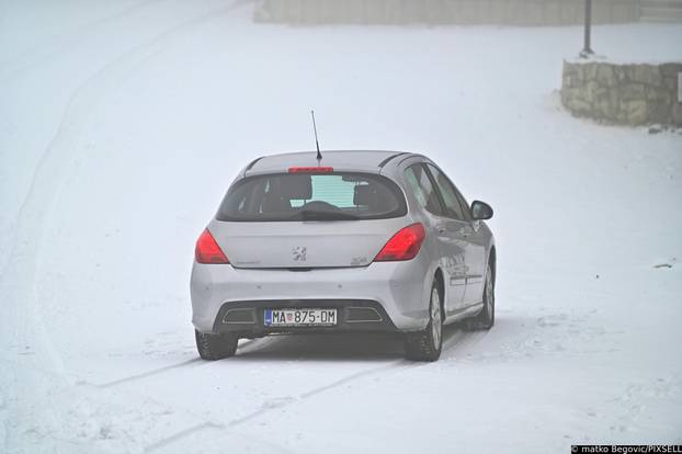 Na Biokovu pao novi snijeg