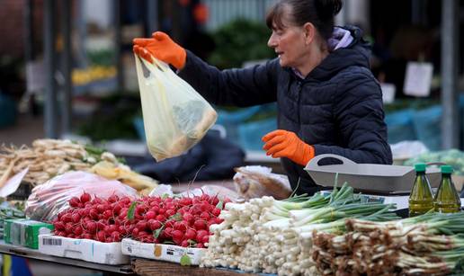 FOTO Pogledajte ponudu i cijene na rije&ccaron;koj tr&zcaron;nici uo&ccaron;i Uskrsa