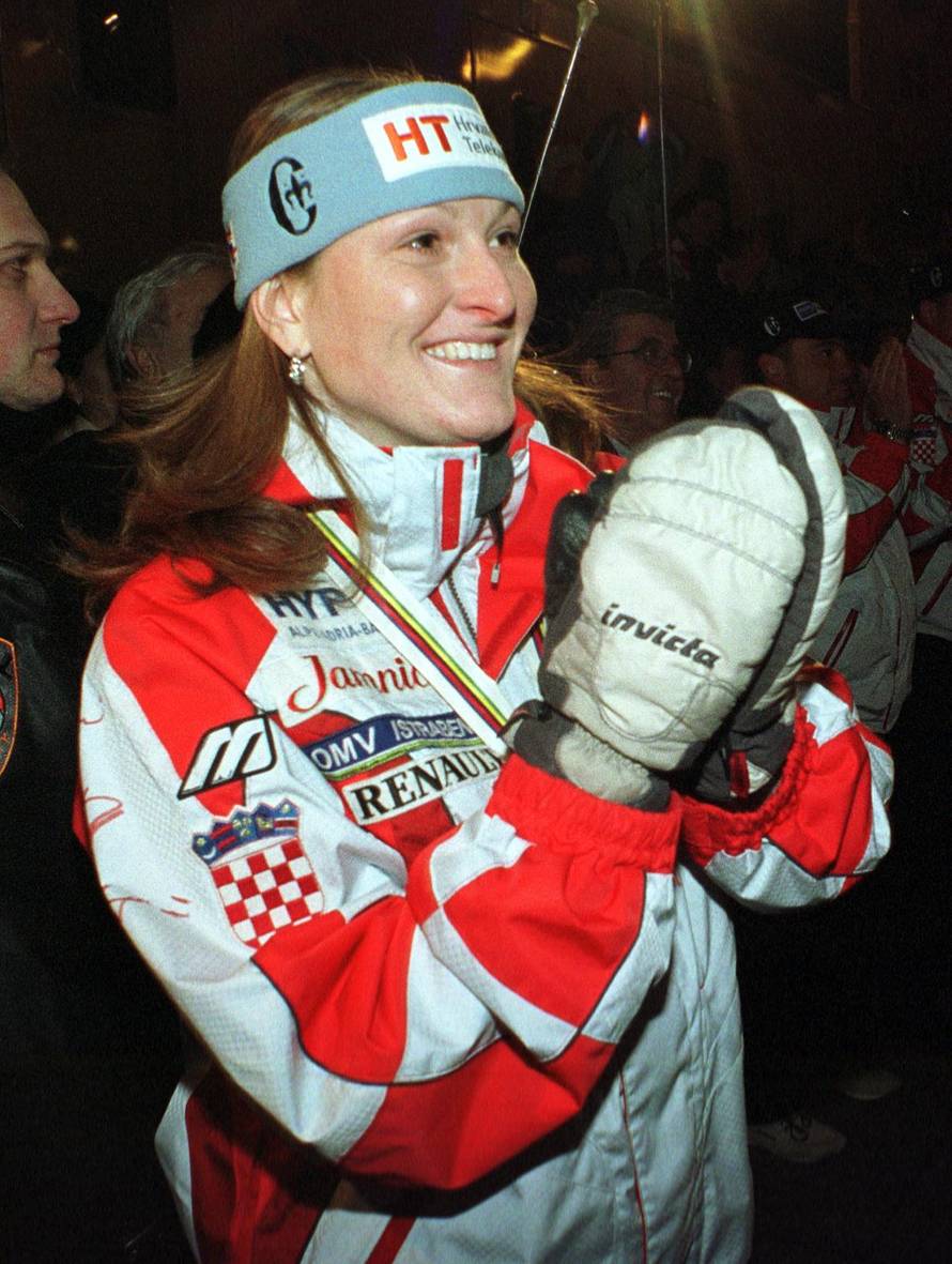 Arhivske fotografije dočeka Janice i Ivice Kostelića sa Svjetskog prvenstva na kojemu se prije 20 godina okupilo oko 100.000 ljudi