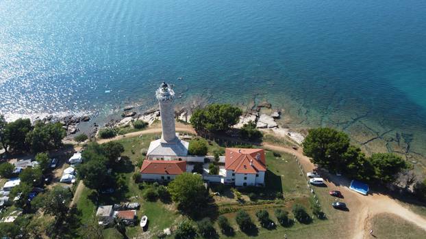 Na najzapadnijoj točki Hrvatske stoji svjetionik koji prema legendi skriva tužnu ljubavnu priču