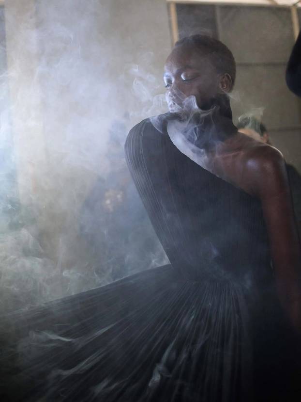 FOTO Pariški tjedan mode šokirao kreacijama: Modeli na pisti izgledali potpuno goli