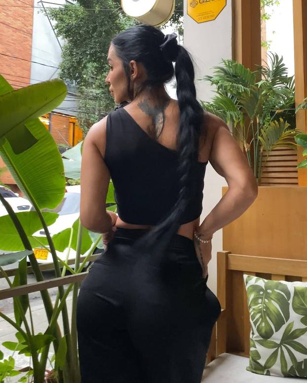 FOTO Fotkama isklesanog tijela zaludila pratitelje: Pogledajte samo te pločice...