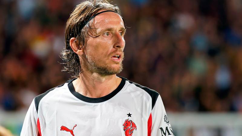 Cassano napoveduje, da bi Allegri lahko izrinil Modrića iz začetne enajsterice Milana