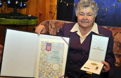 Preminula je hrvatska Majka hrabrost! U obranu domovine stalo je njenih devet sinova