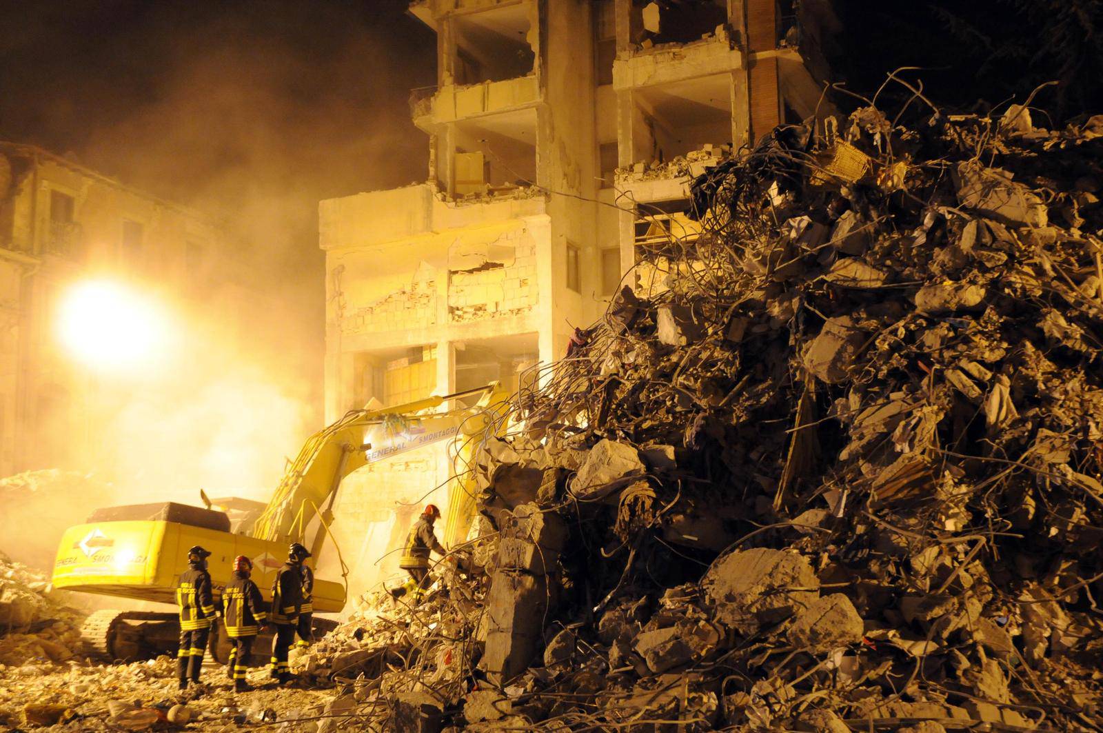 L'Aquila: U potresu poginula 251 osoba, broj i dalje raste