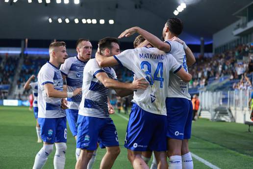 Osijek - Zira 1-1: 'Bijelo-plavi' skrivili penal u zadnjoj sekundi. Coppitelli: Gradimo nešto važno