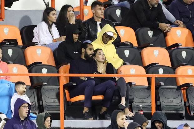 Novi igrač Šibenika Sandesh Jhingan u društvu zaručnice pratio utakmicu Šibenika i Istre