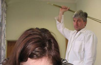 'Izbijanje' ovisnosti na sibirski način: Pacijente šiba štapom
