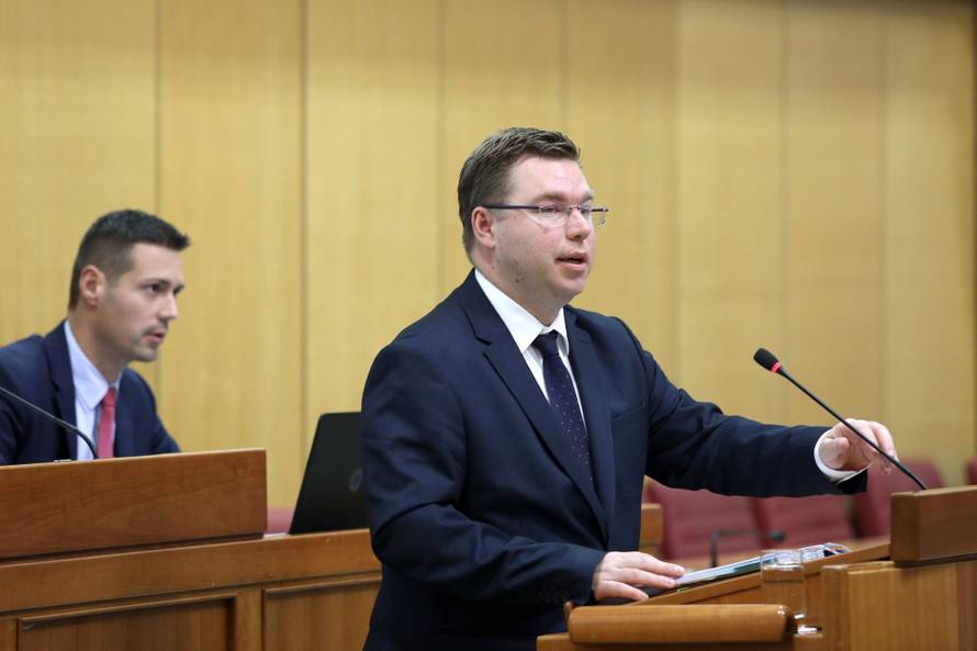 Zagreb: Sabor raspravlja o paketu mirovinskih zakona