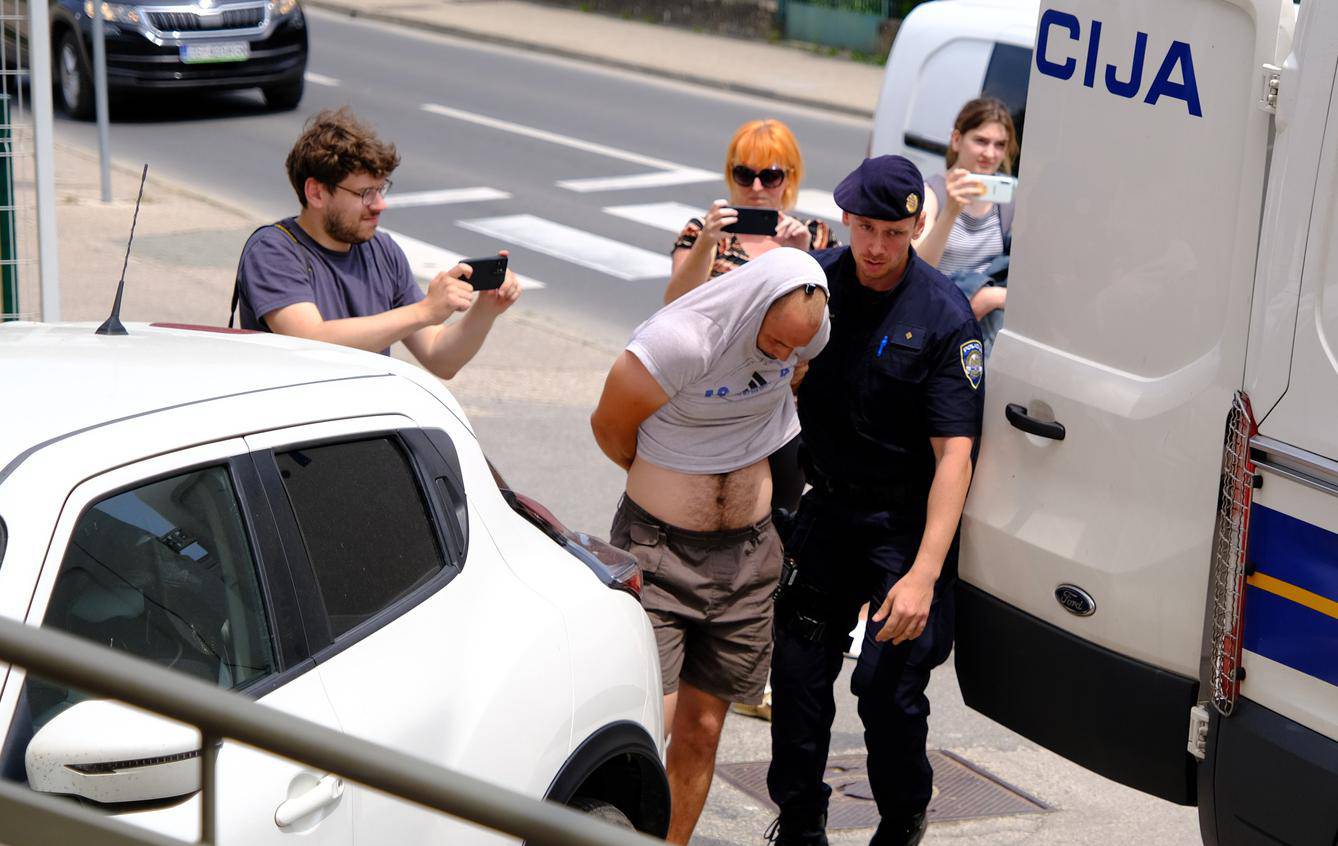 Velika Gorica: Navijači koji su sudjelovali u neredima na A1 dovezeni na Županijski sud
