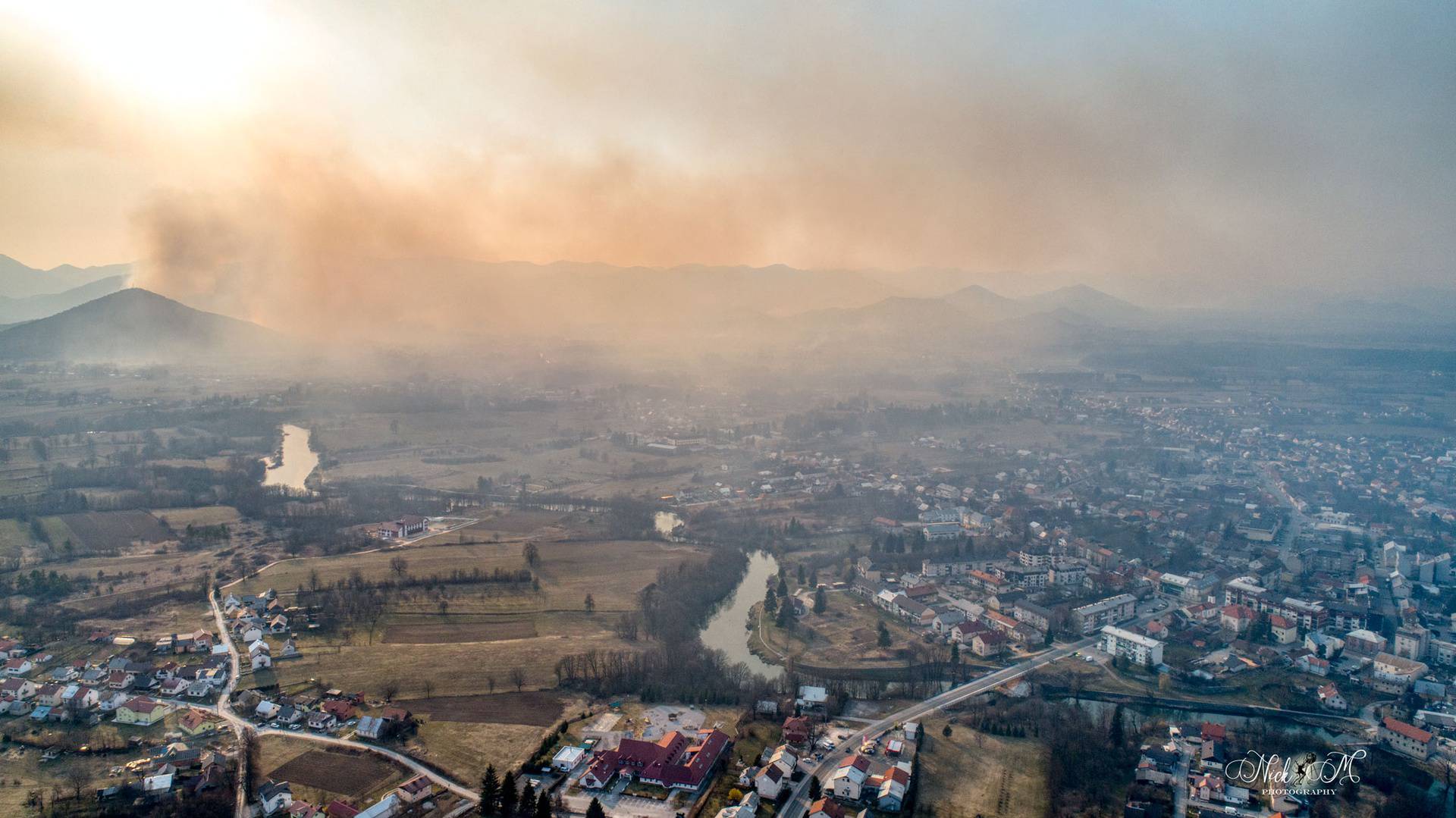 Gospić pokrio dim zbog nekoliko požara iz okolnih mjesta