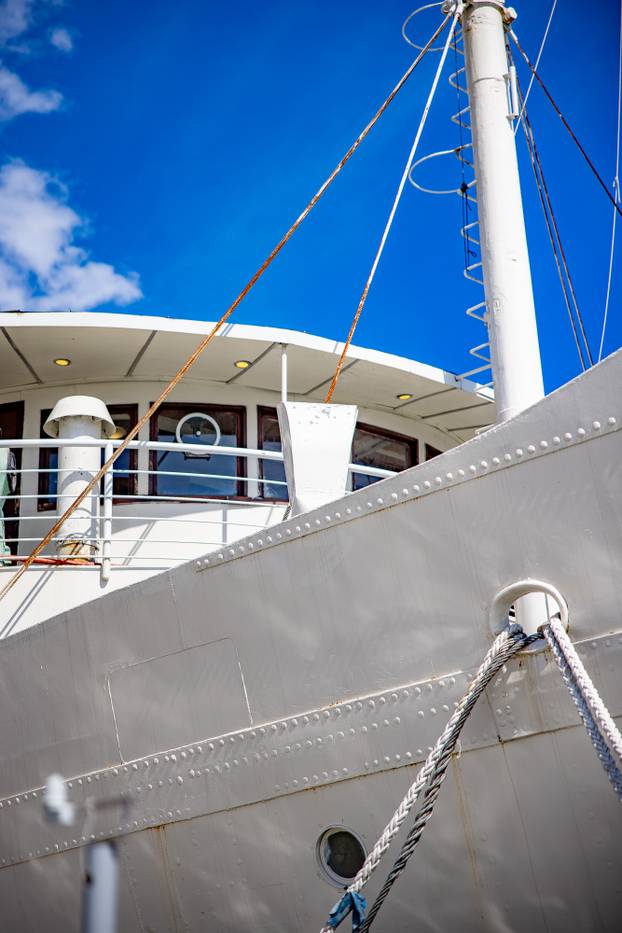 FOTO Zavirite u prvi brod-hotel u Hrvatskoj: Noćenje na ovom brodu u Rijeci ima posebnu čar