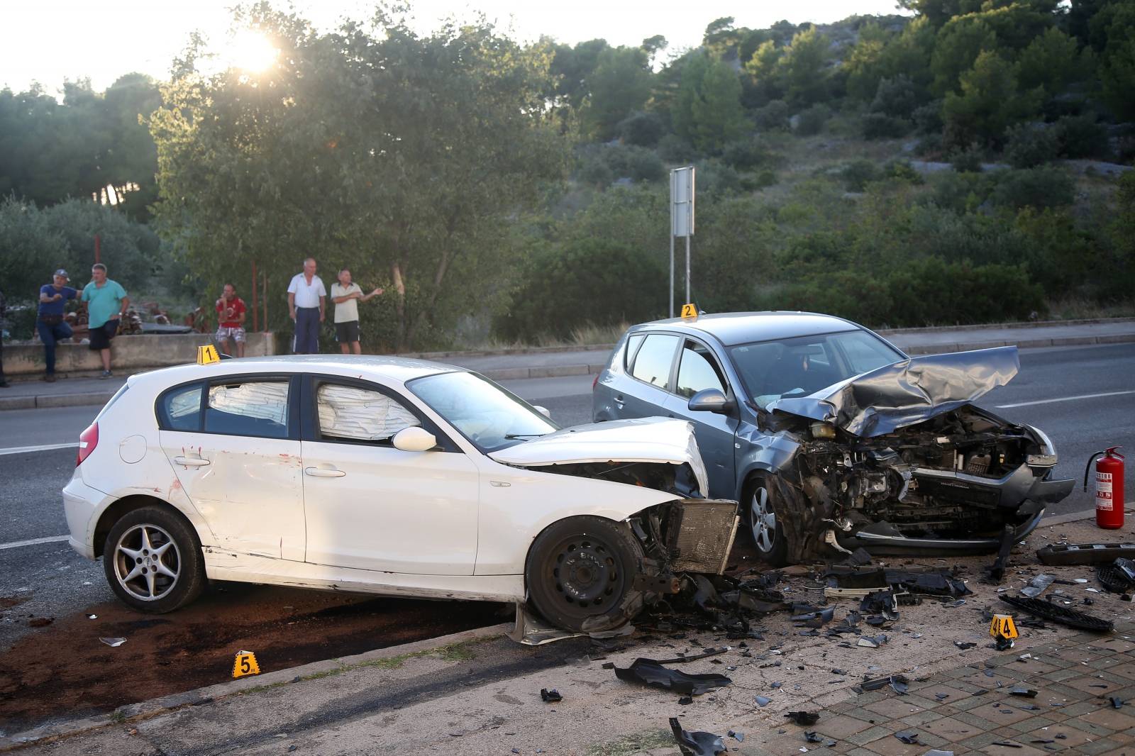 Å ibenik: U sudaru dva osobna vozila ozlijeÄeno viÅ¡e osoba