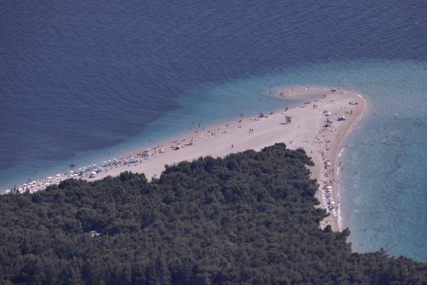 Brač: Pogled na Zlatni rat s Vidove gore