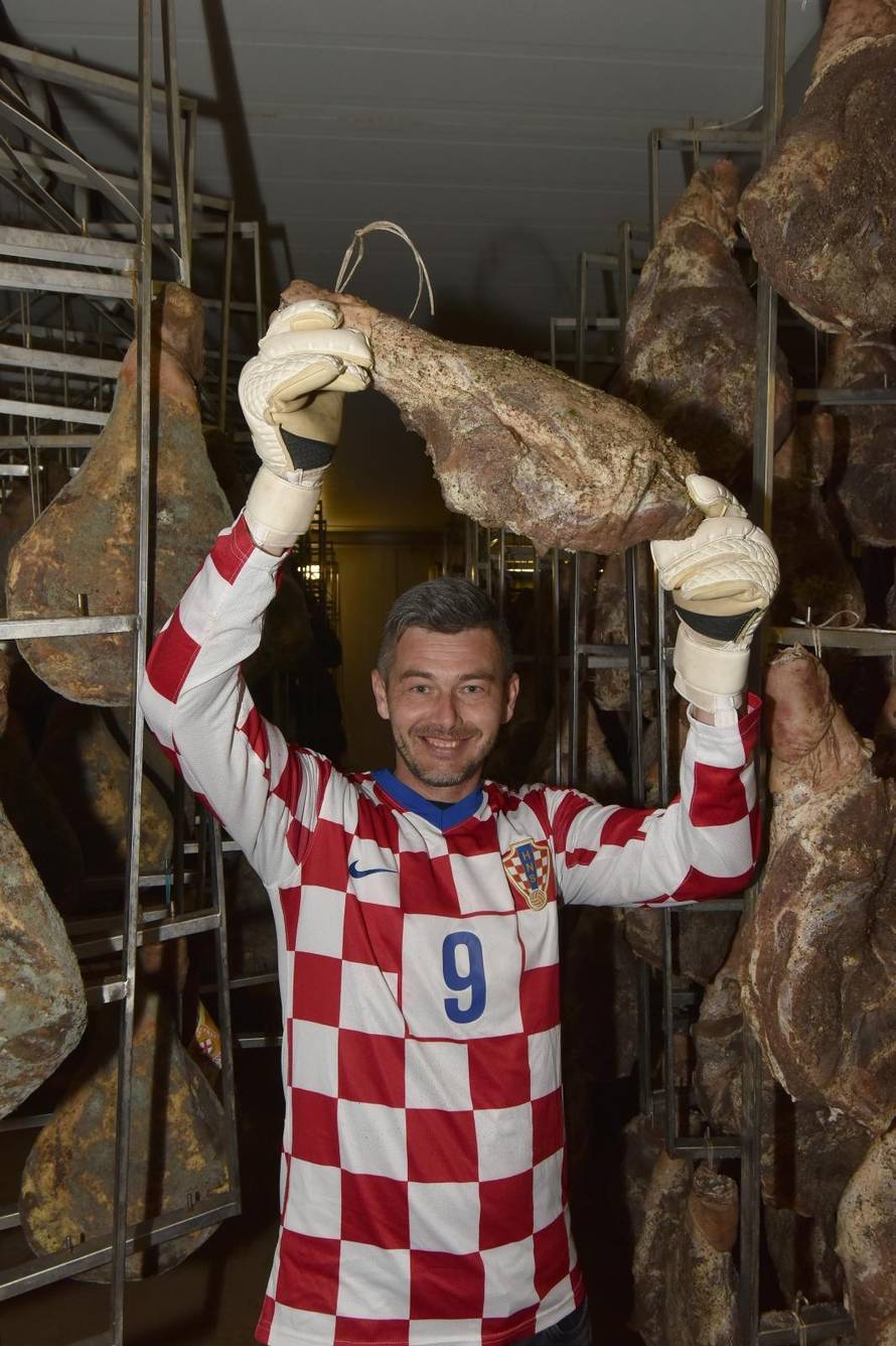 'Vježbam s pršutima, a od jedne tone robe podignem čak tri...'