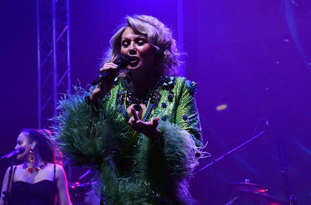 Slavonski Brod: Lepa Brena i Saša Matić održali zajednički koncert One night in Balkan