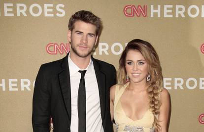 Službeno je: Liam Hemsworth prekinuo zaruke s Miley Cyrus