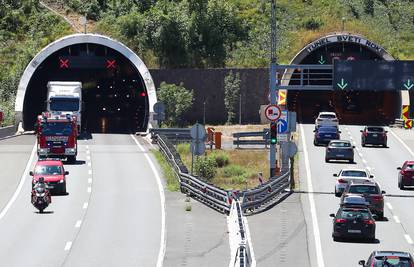 Reportaža iz Svetog Roka: Mi smo čuvari ceste. Požar u tunelu moramo ugasiti za četiri minute