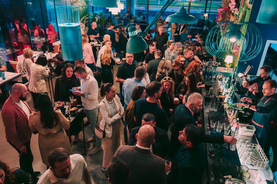 Bili smo na otvorenju Bar&Ton Rougemarin bistroa u MSU-u: Evo kakve vas delicije očekuju