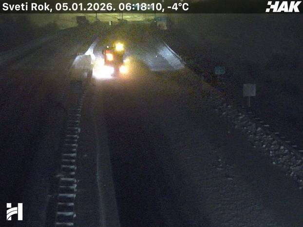FOTO  Snijeg pada u Zagrebu, A1 zatvorili kod Sv. Roka zbog sudara. Ovako izgledaju ceste