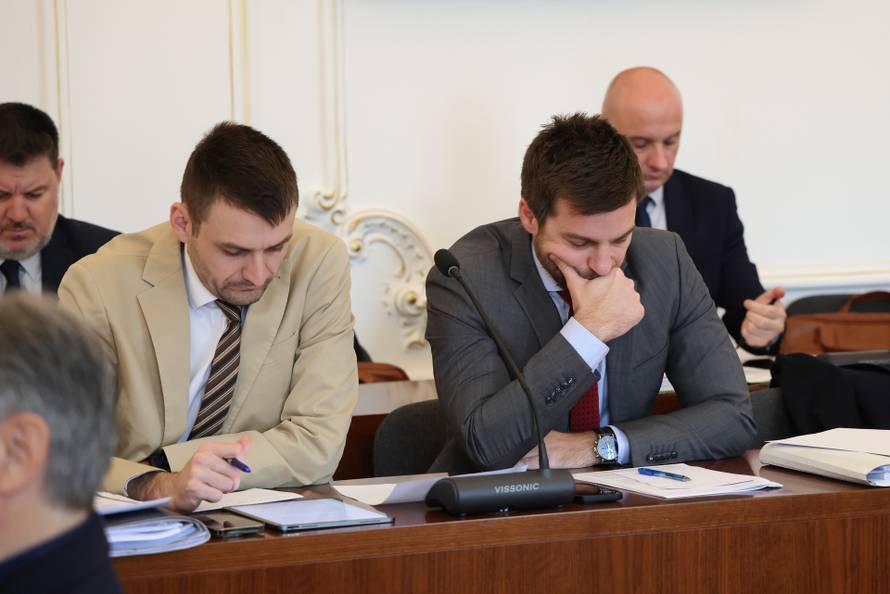 Osijek: Nastavljeno suđenje braći Mamić i ostalima 