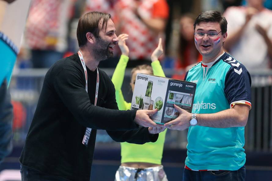 Ivano je stigao podržati bivše suigrače, dobio ovacije Graza