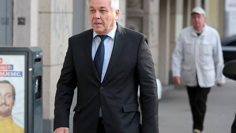 DOZNAJEMO Policija će istražiti snimku na kojoj HDZ-ov  Čuljak ženi pokazuje kako pucati!