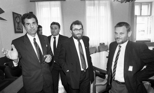 Prvi saziv Sabora Republike Hrvatske konstituiran je 30. svibnja 1990.