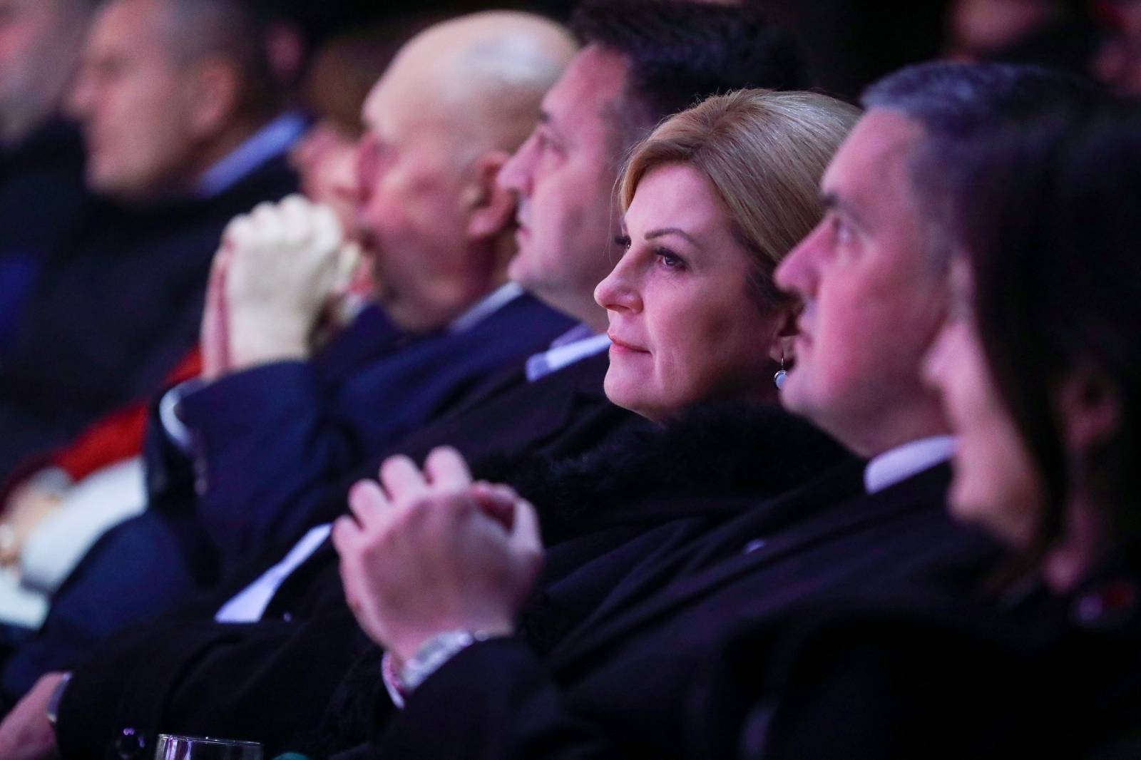 Predsjednica Grabar-Kitarović posjetila Vitez i pogledala predstavu "Šmizle"