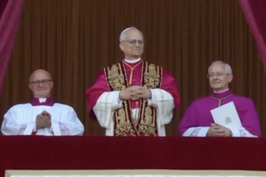 Obra&cacute;anje novog pape