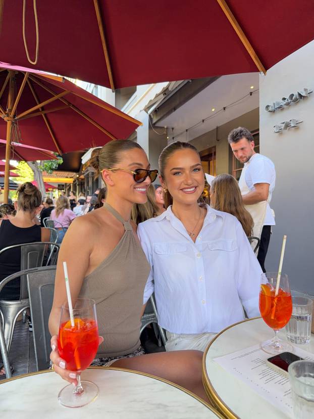 FOTO Unuka legende kriketa izazvala pomamu bez grudnjaka