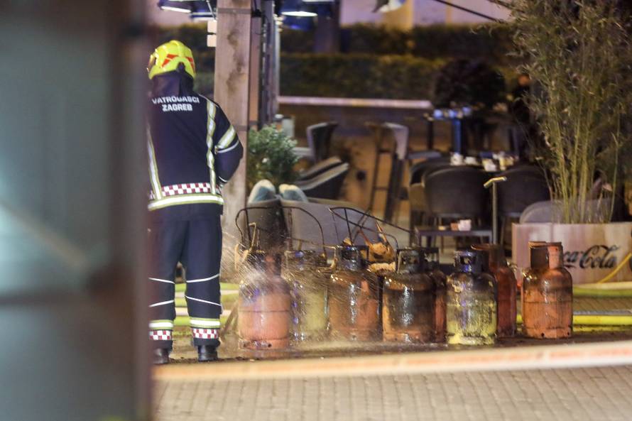 Zagreb: Vatrogasci ugasili požar koji je izbio na Trgu bana Josipa Jelačića 