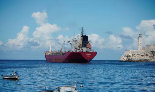 Naoružani su upali na naftni tanker, oteli osam pomoraca...