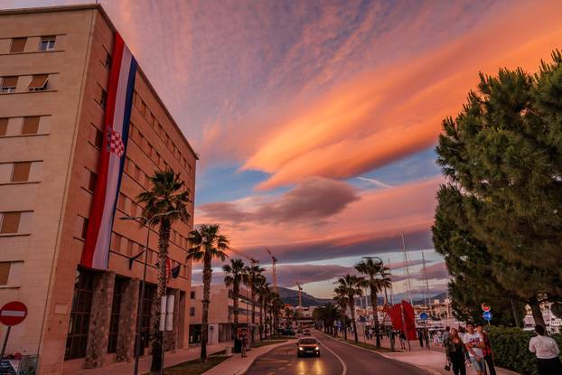 Split: Zastava na zgradi Banovine